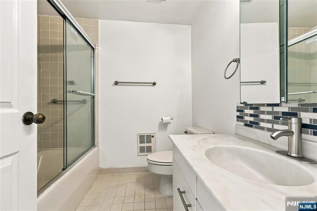 800 Palisade Avenue 1205 Property Photo 24