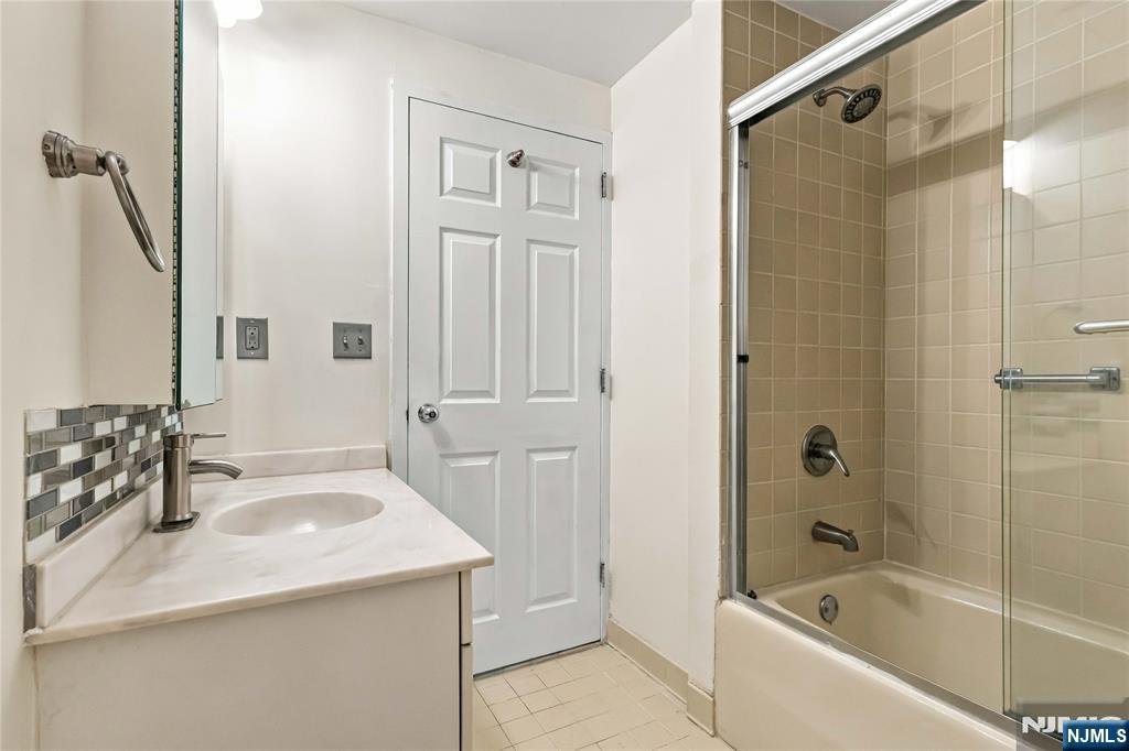 800 Palisade Avenue 1205 Property Photo 25