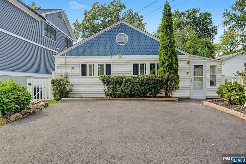 13 Spruce Place Property Photo 1