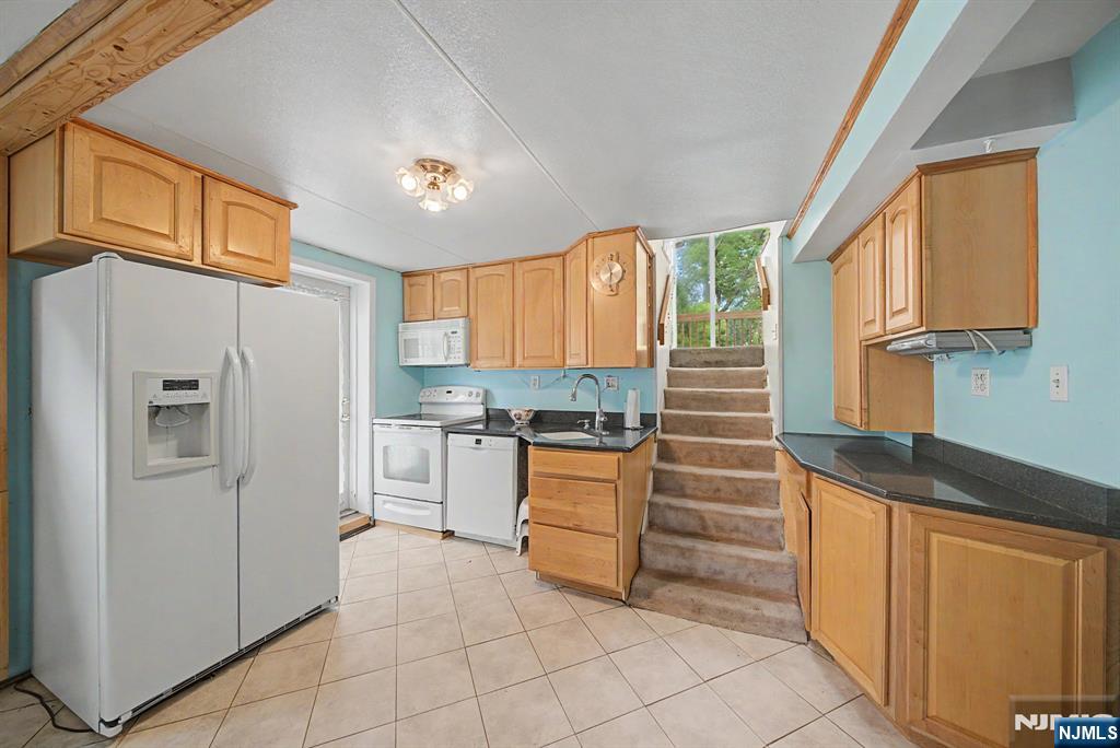 13 Spruce Place Property Photo 15