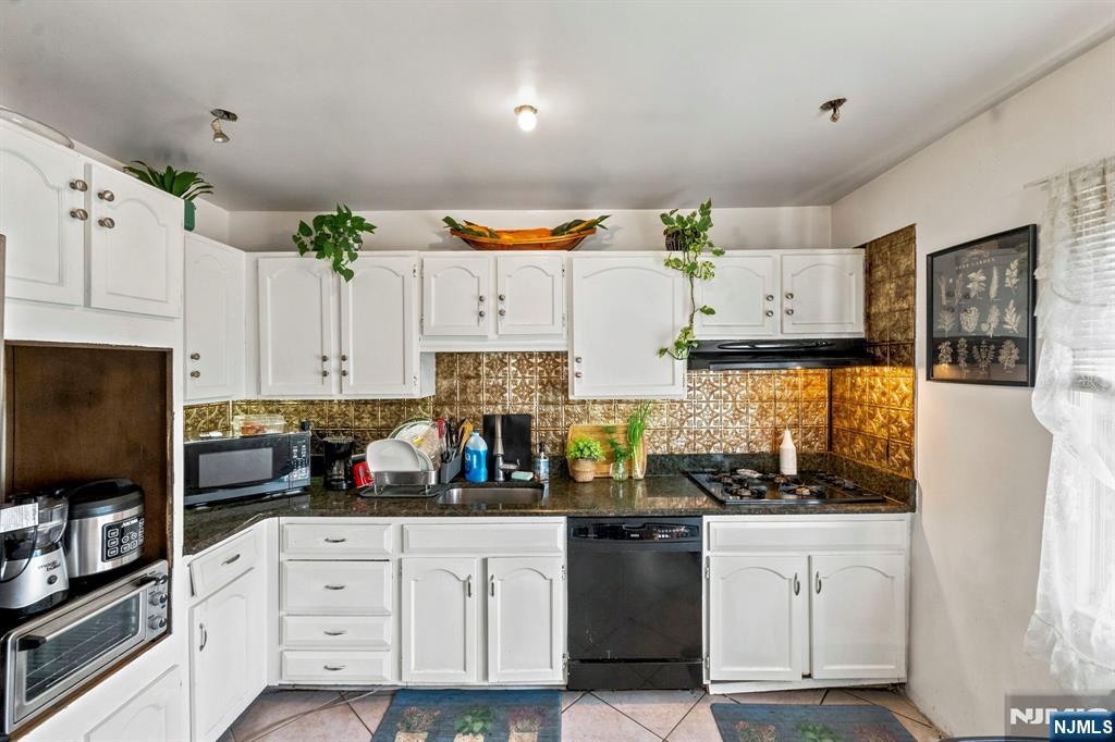 15 South Street Property Photo 10