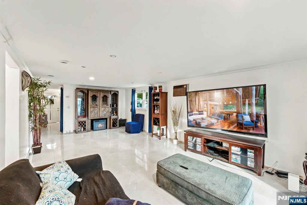 15 South Street Property Photo 25