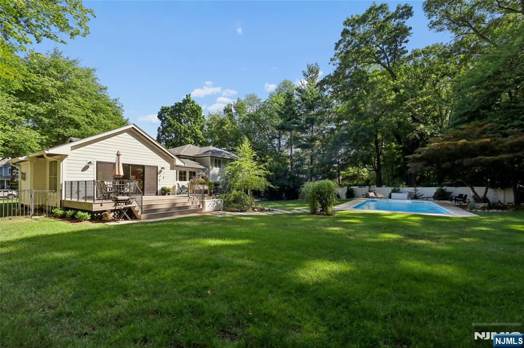 734 Willow Run Property Photo 6