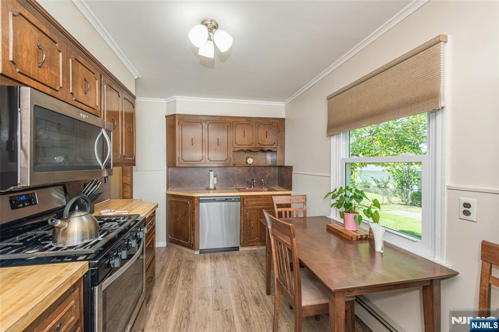 9-10 Malcolm Terrace Property Photo 3