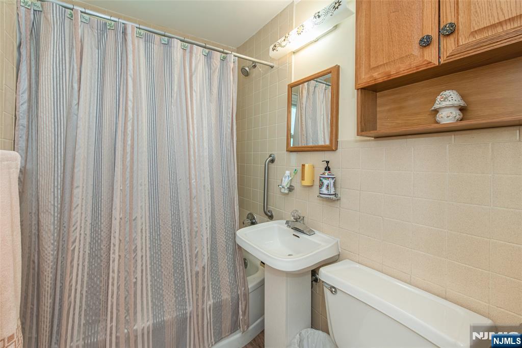 9-10 Malcolm Terrace Property Photo 17