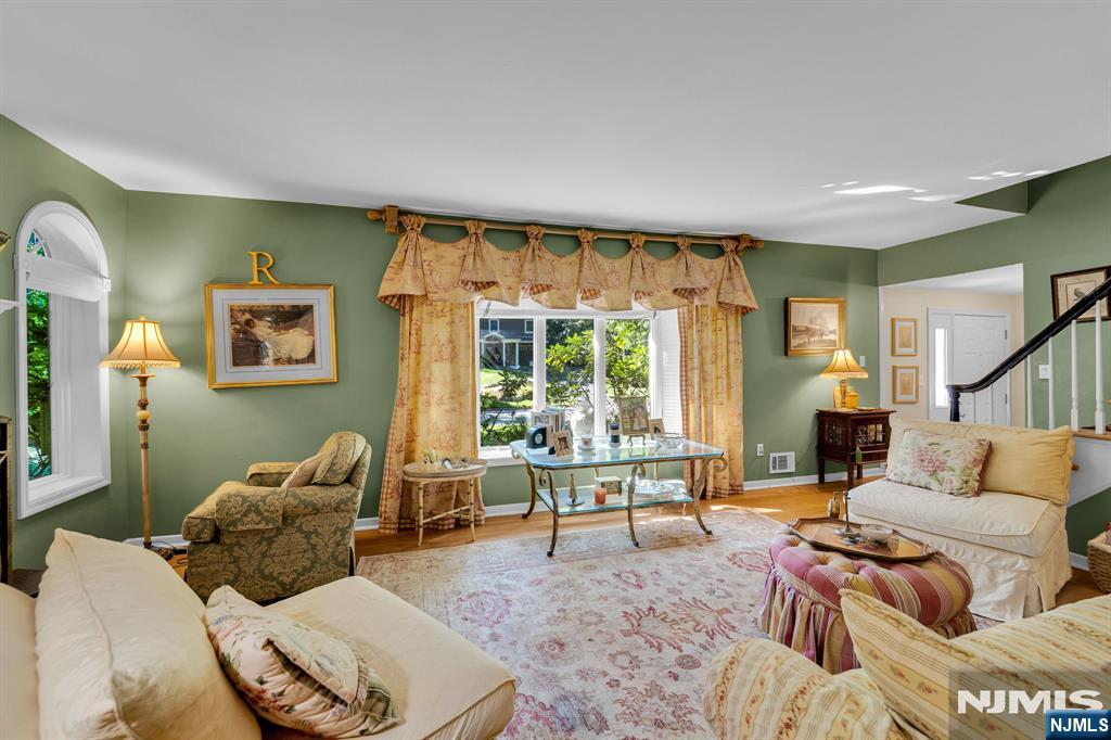 11 Dogwood Court Property Photo 8