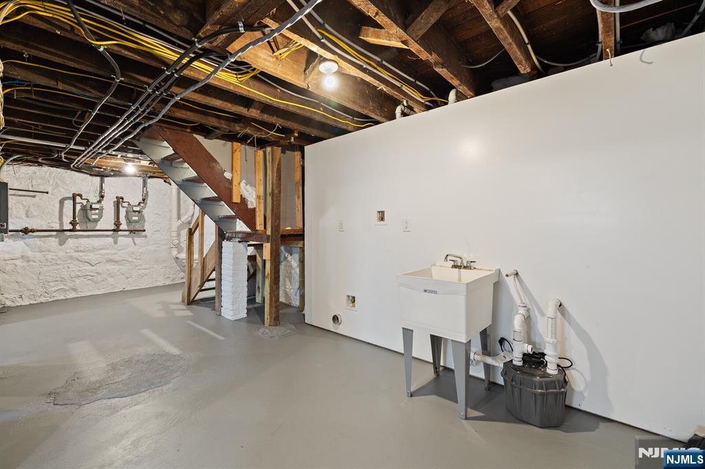 172 Boiling Springs Avenue Property Photo 18