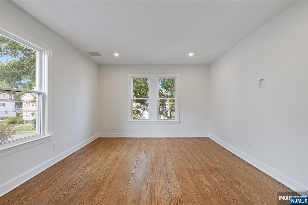 172 Boiling Springs Avenue Property Photo 23