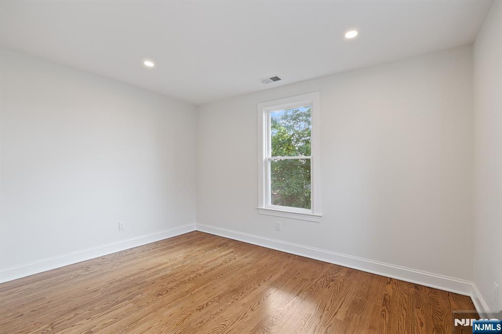 172 Boiling Springs Avenue Property Photo 27