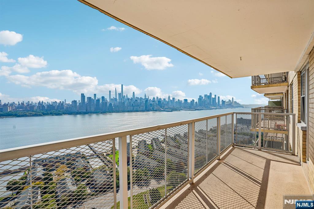 6600 Boulevard East 17 N Property Photo 1