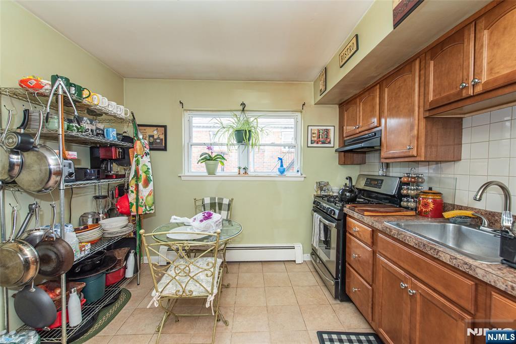 233 9th Street Property Photo 3