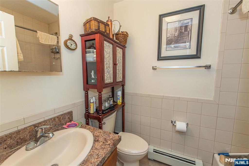 233 9th Street Property Photo 5