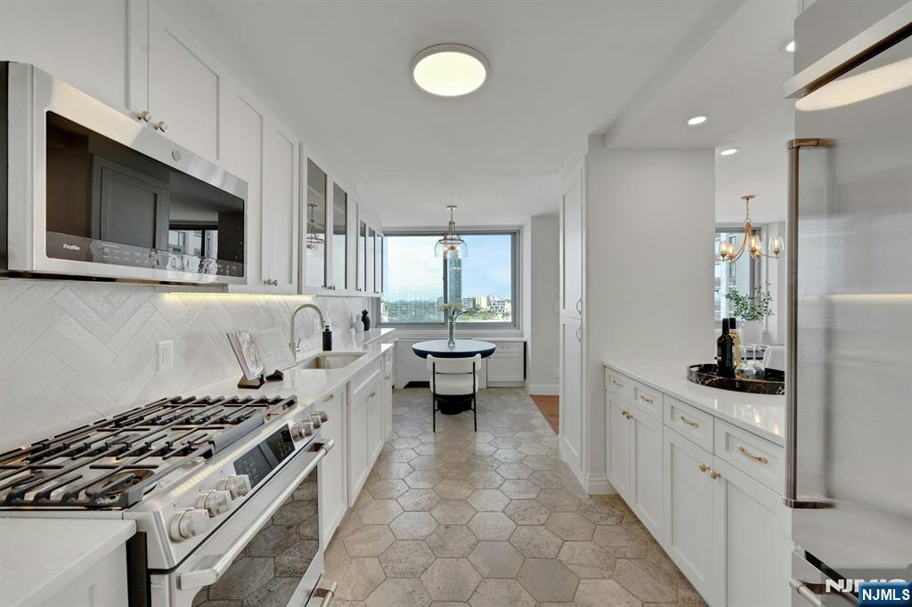 1600 Parker Avenue 15c Property Photo 4