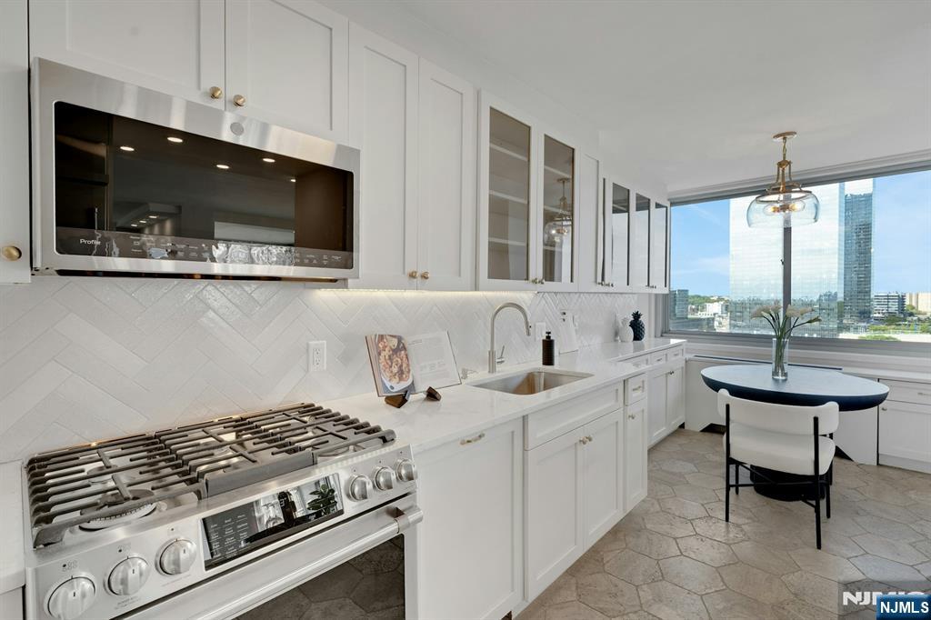 1600 Parker Avenue 15c Property Photo 5