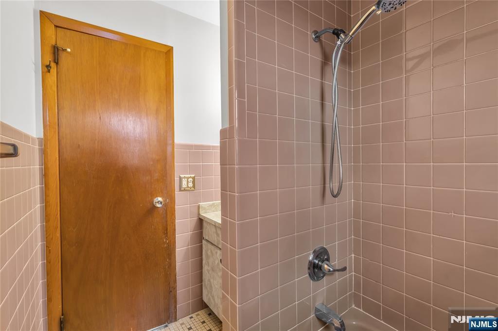 115 Van Riper Avenue 2 Property Photo 11