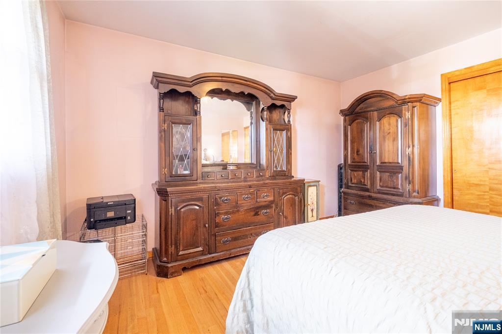 34 Cottage Place Property Photo 10