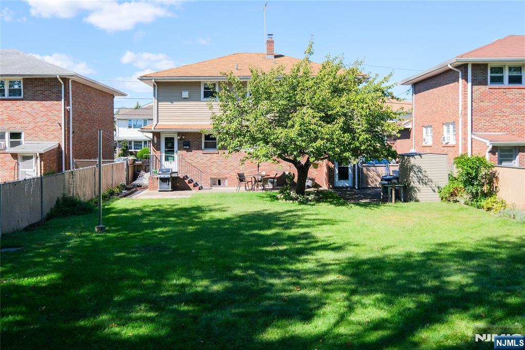 34 Cottage Place Property Photo 25
