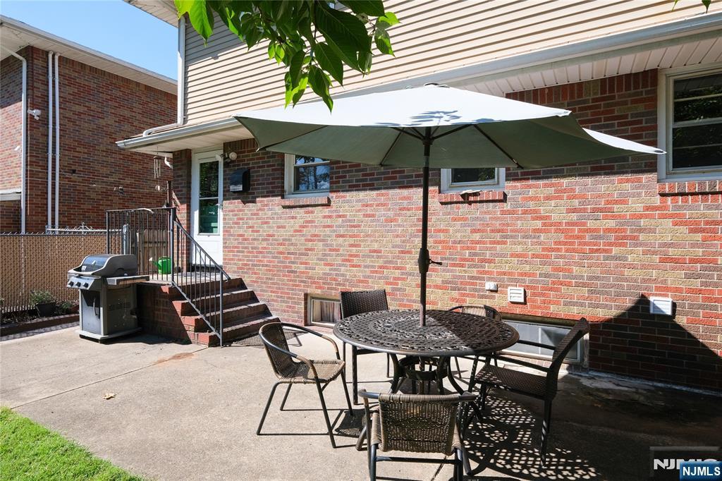 34 Cottage Place Property Photo 28