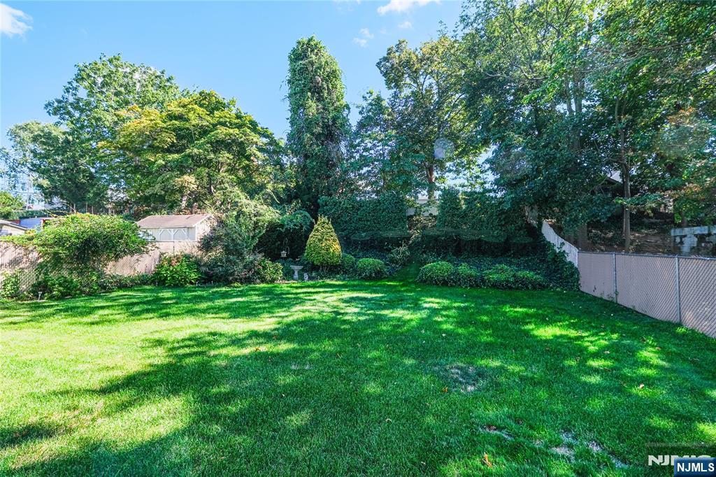 34 Cottage Place Property Photo 29