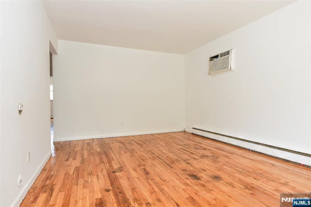 348 Westminster Place 1 Property Photo 6