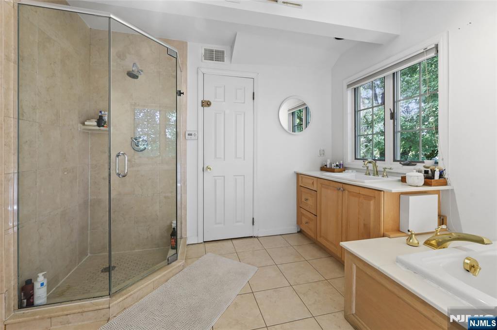 253 Clinton Avenue Property Photo 21