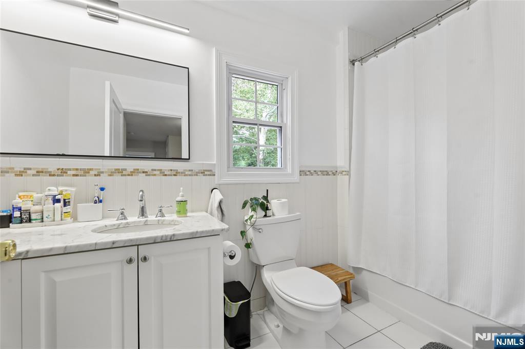 253 Clinton Avenue Property Photo 25