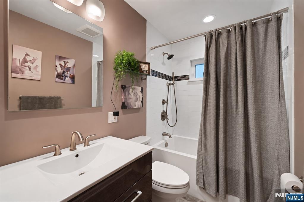 29 Oakley Terrace Property Photo 31
