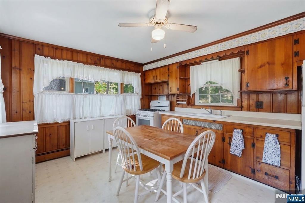 749 Kinderkamack Road Property Photo 4