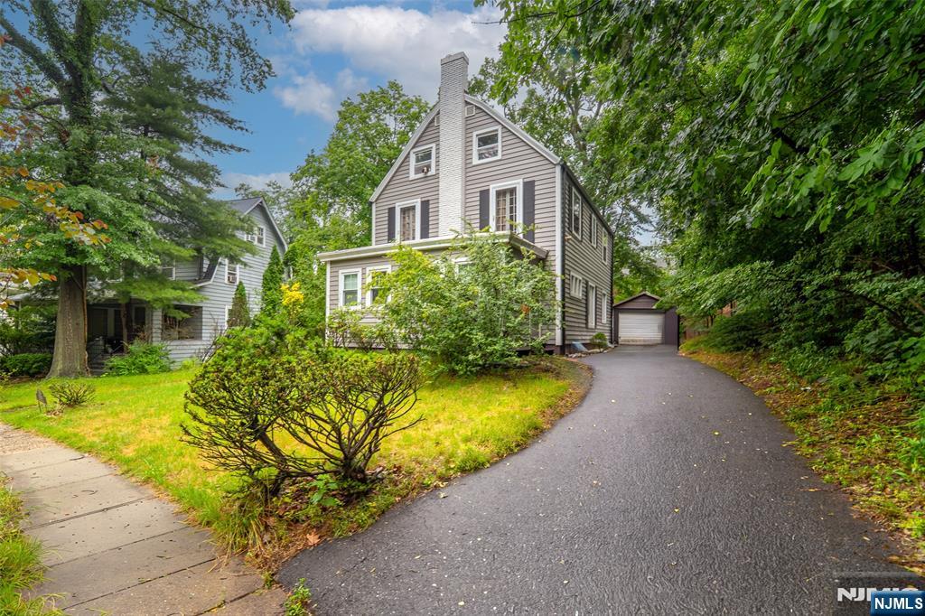 525 Page Terrace Property Photo 1