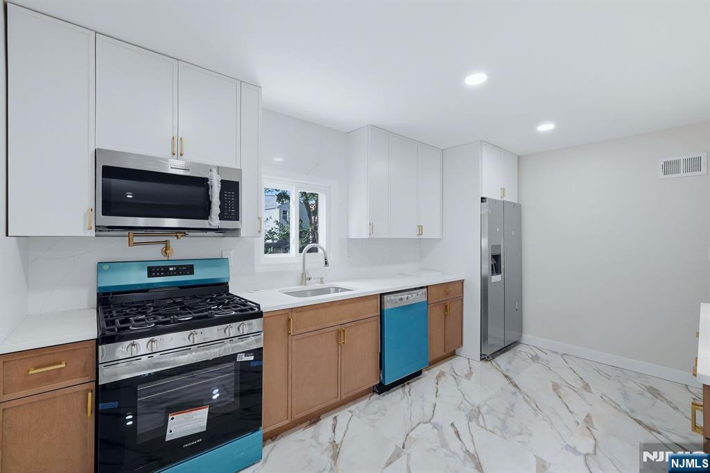 243 15th Street Property Photo 5