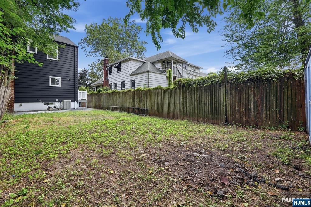 243 15th Street Property Photo 18