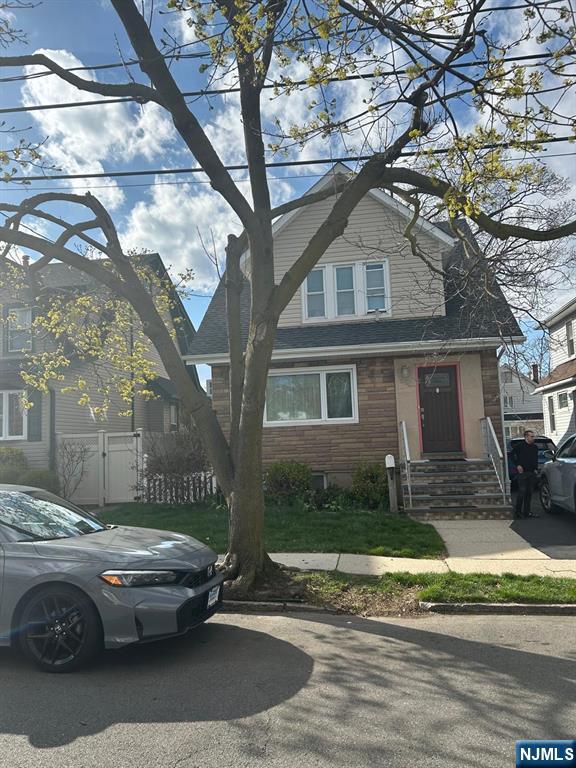 521 Olympia Avenue Property Photo 2