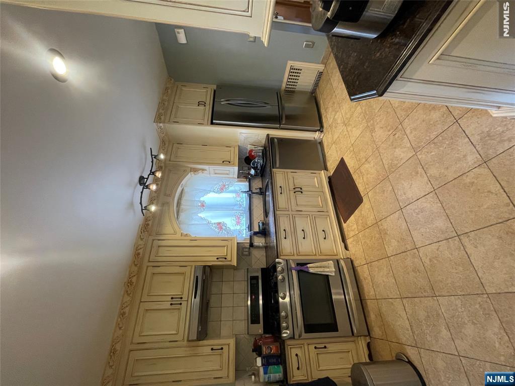 521 Olympia Avenue Property Photo 30