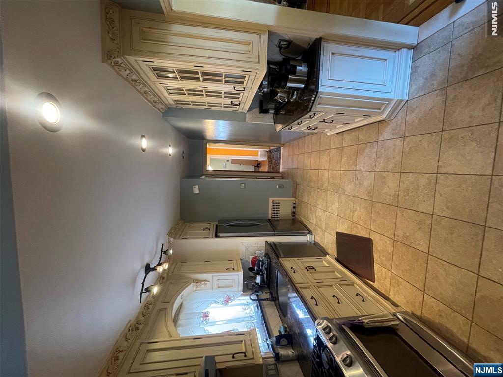 521 Olympia Avenue Property Photo 31