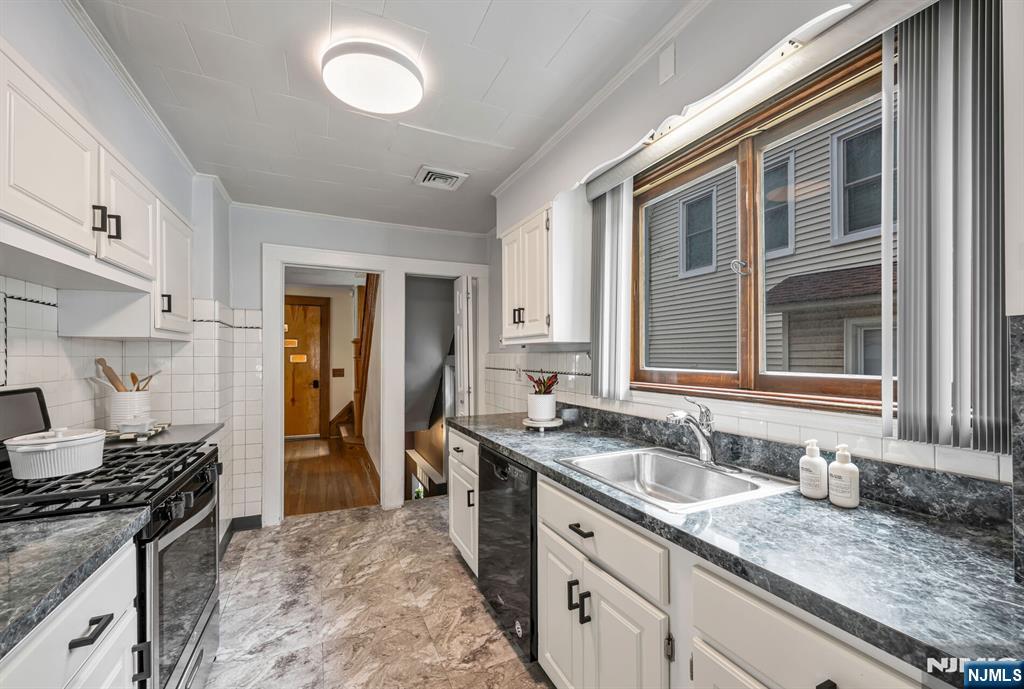 60 Mohr Avenue Property Photo 14