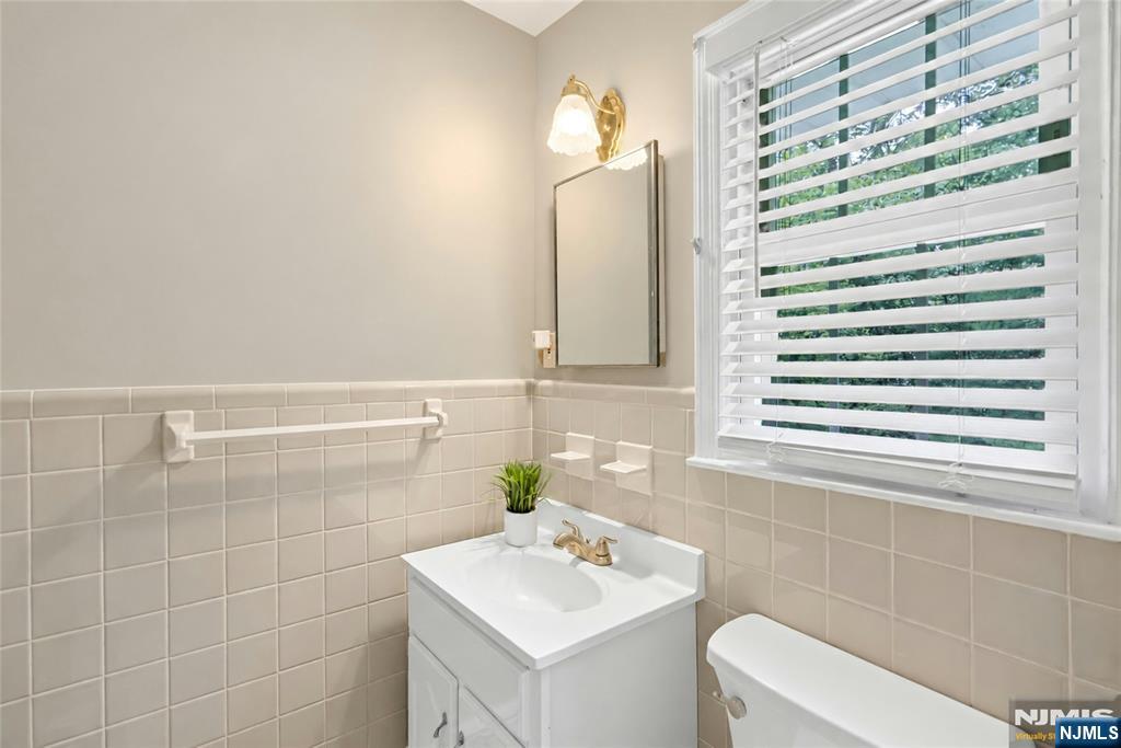 33 Douglas Drive Property Photo 14