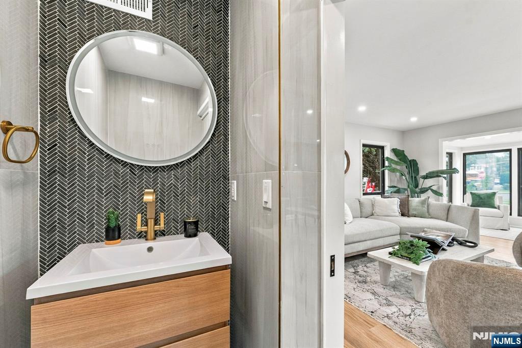 99 Park Avenue Property Photo 10