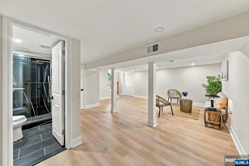 99 Park Avenue Property Photo 23
