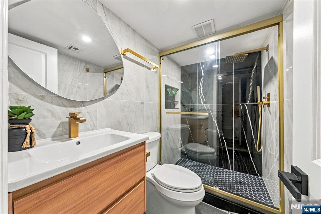 99 Park Avenue Property Photo 24