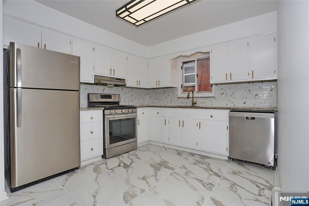 412 Walker 3 Property Photo 1