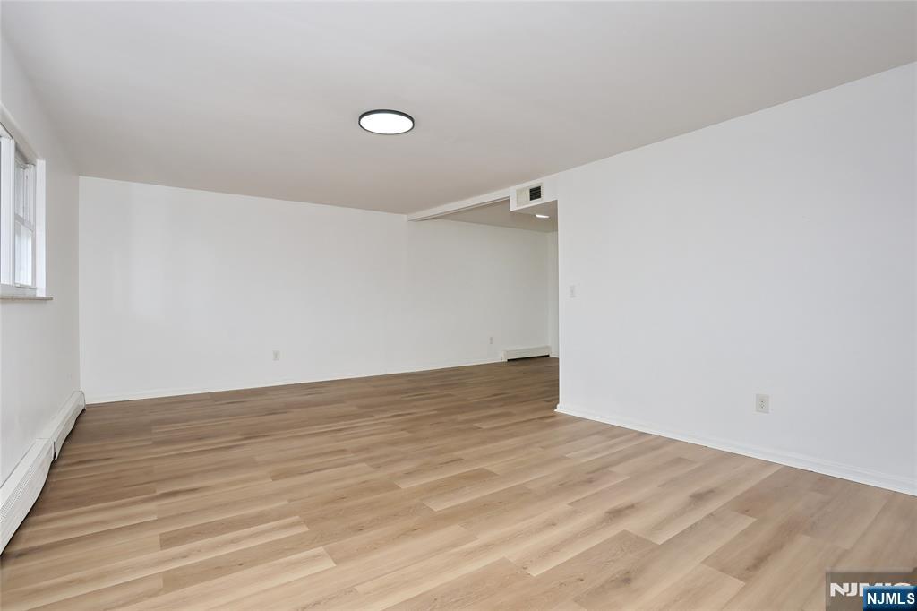 412 Walker 3 Property Photo 6