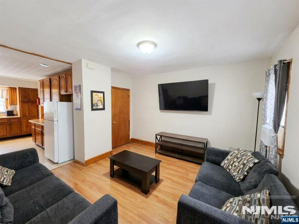 435 Washington Street 2nd Floor Property Photo 2
