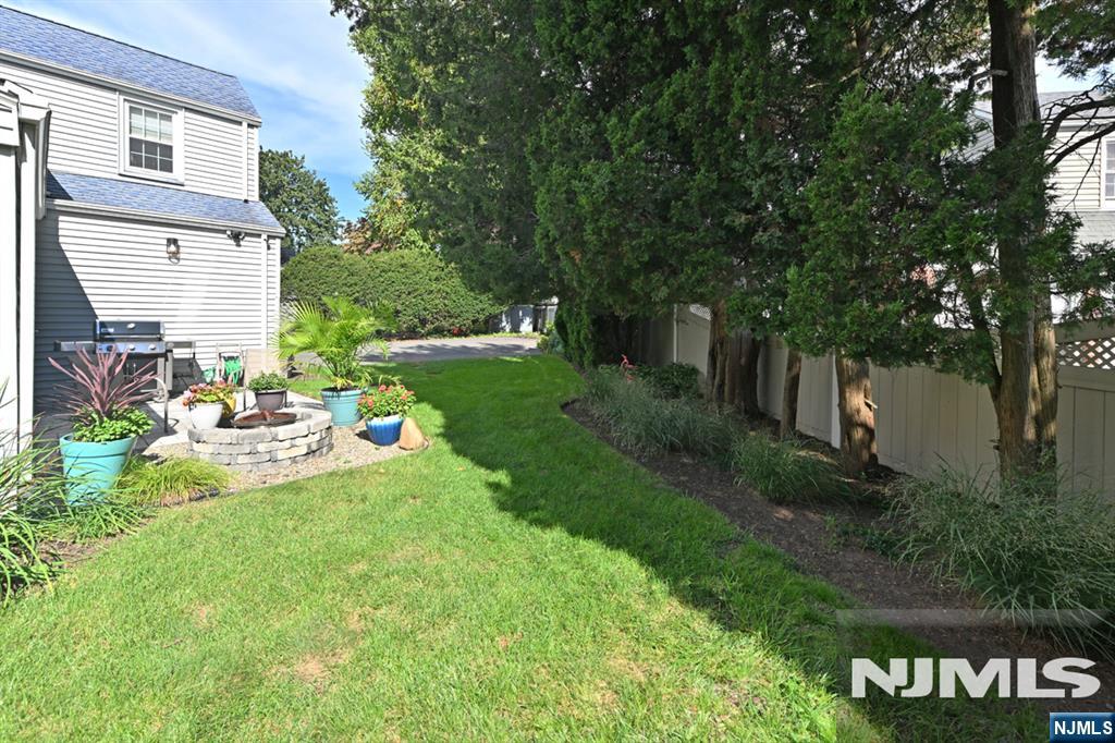 137 E Magnolia Avenue Property Photo 23