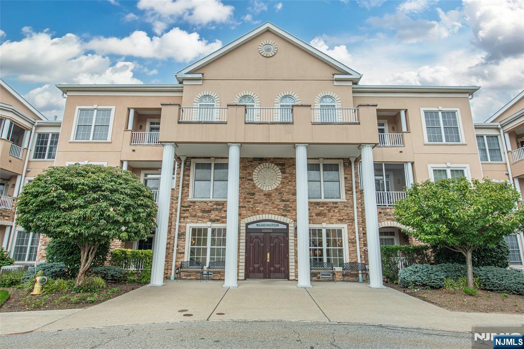 1115 Hamilton Drive
