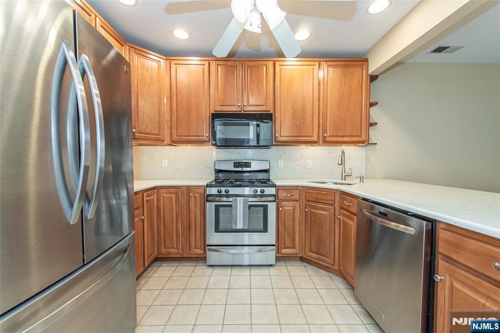 1115 Hamilton Drive Property Photo 4