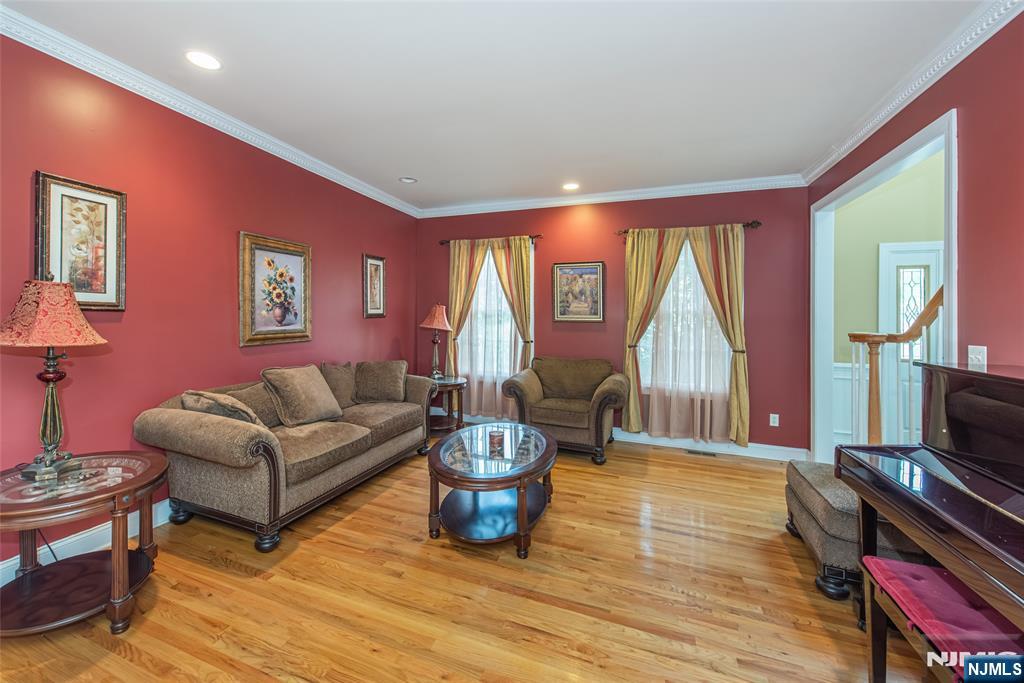 4 Hunter Drive Property Photo 7