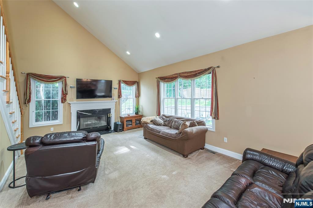 4 Hunter Drive Property Photo 13