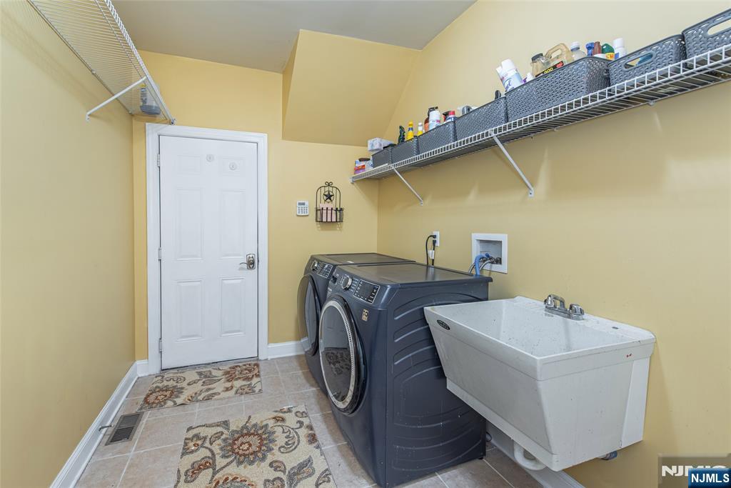 4 Hunter Drive Property Photo 16