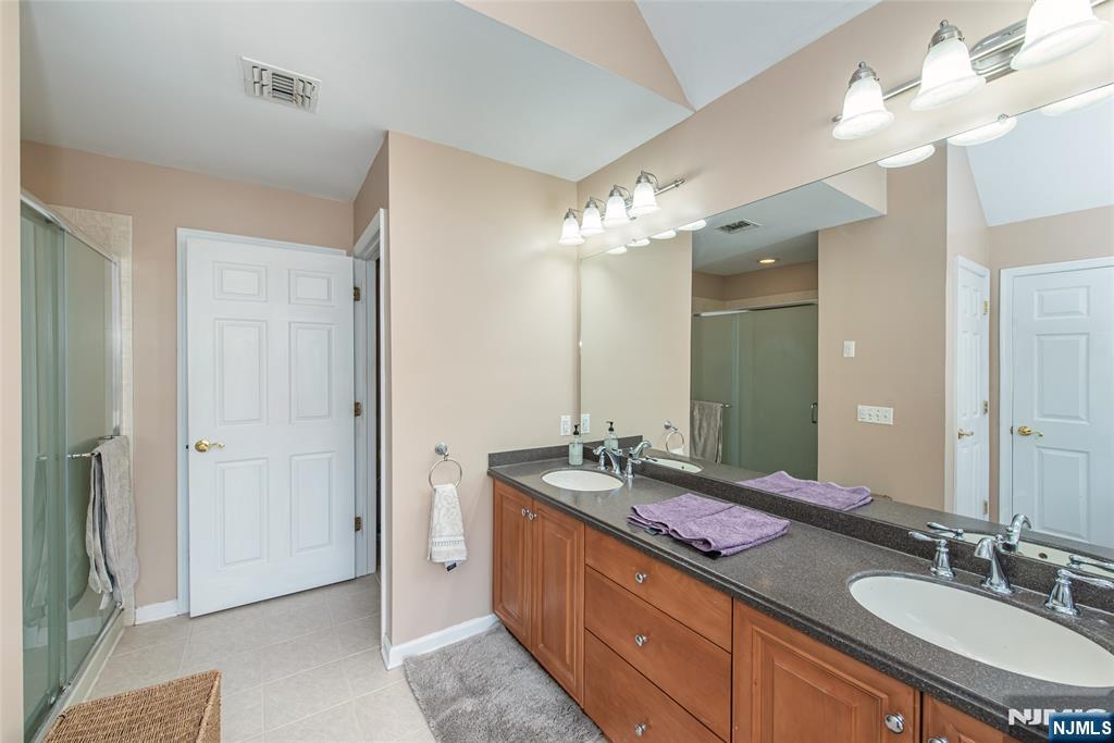 4 Hunter Drive Property Photo 25