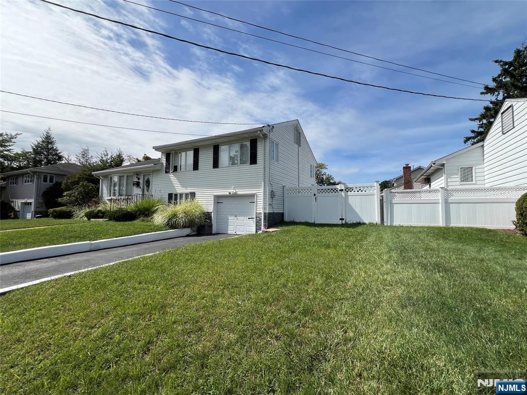 58 Harding Avenue Property Photo 4